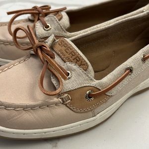 Sperry size 9 boat shoes/loafers beige, brown & champagne
